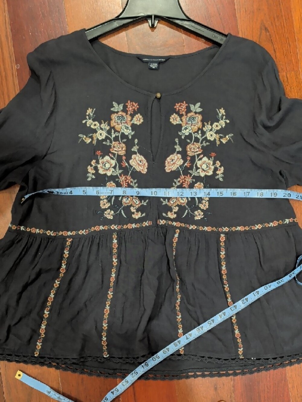 American Eagle Outfitters Blue Gray Embroidered Floral Peasant Blouse - Picture 7 of 8